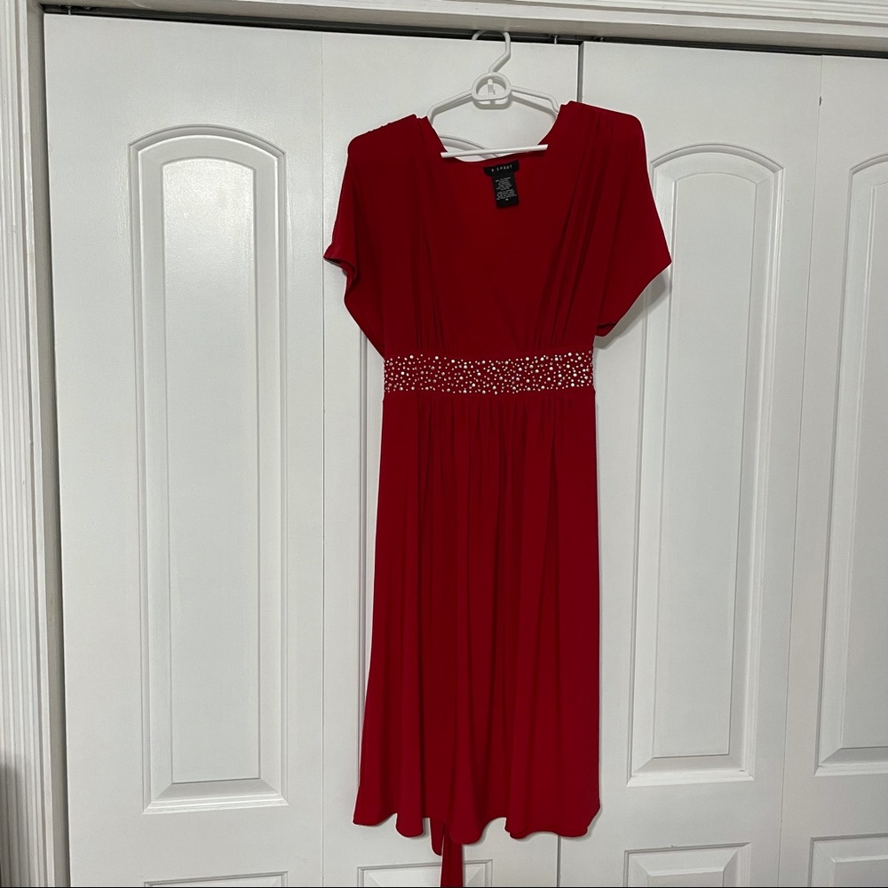 B. Smart red dress size 16